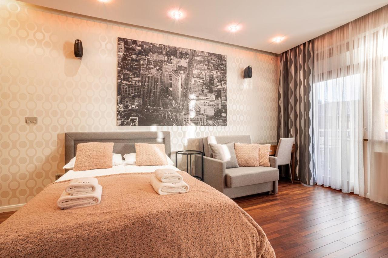 Broadway - Neptun Park By Oneapartments Gdansk Ngoại thất bức ảnh